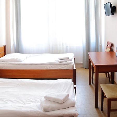Baza Hotelowa Bobrowiecka 9 Варшава Екстер'єр фото