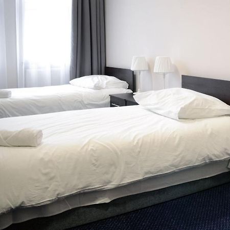 Baza Hotelowa Bobrowiecka 9 Варшава Екстер'єр фото