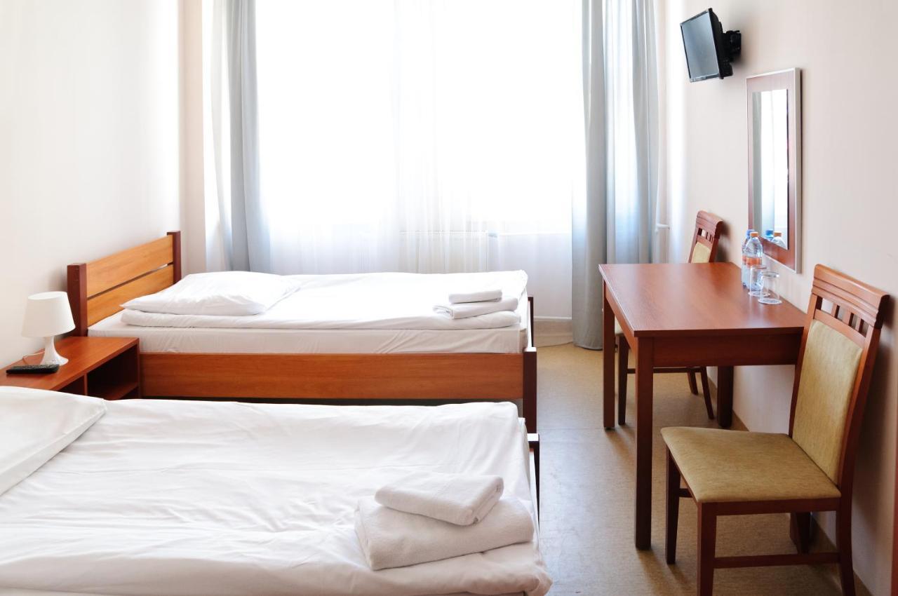 Baza Hotelowa Bobrowiecka 9 Варшава Екстер'єр фото