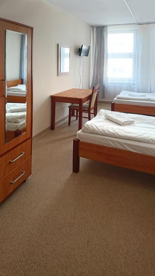Baza Hotelowa Bobrowiecka 9 Варшава Екстер'єр фото