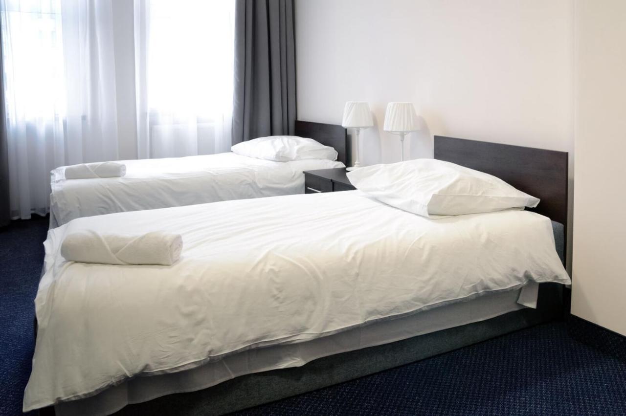 Baza Hotelowa Bobrowiecka 9 Варшава Екстер'єр фото
